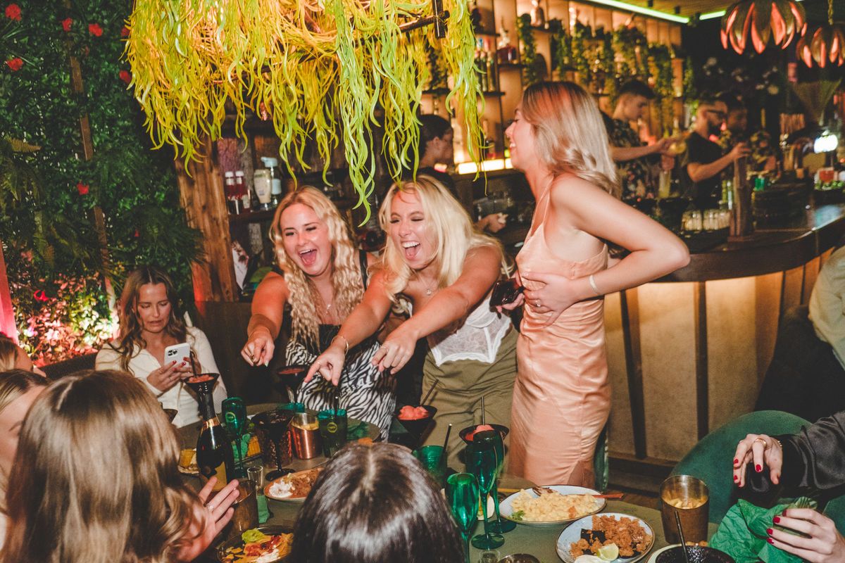 brunch bottomless tropix